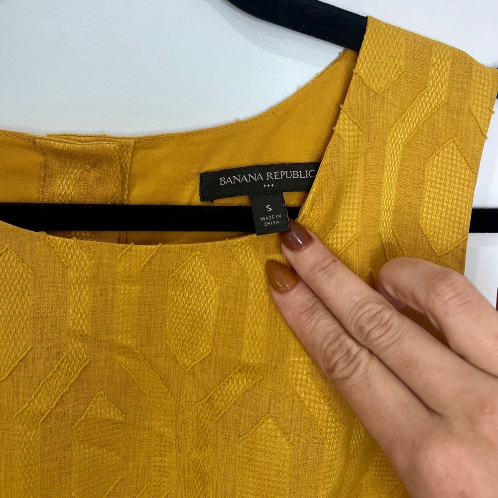 Banana Republic • Womens Mustard Yellow Textured Sleeveless Boho Top Small NWOT - Picture 7 of 10